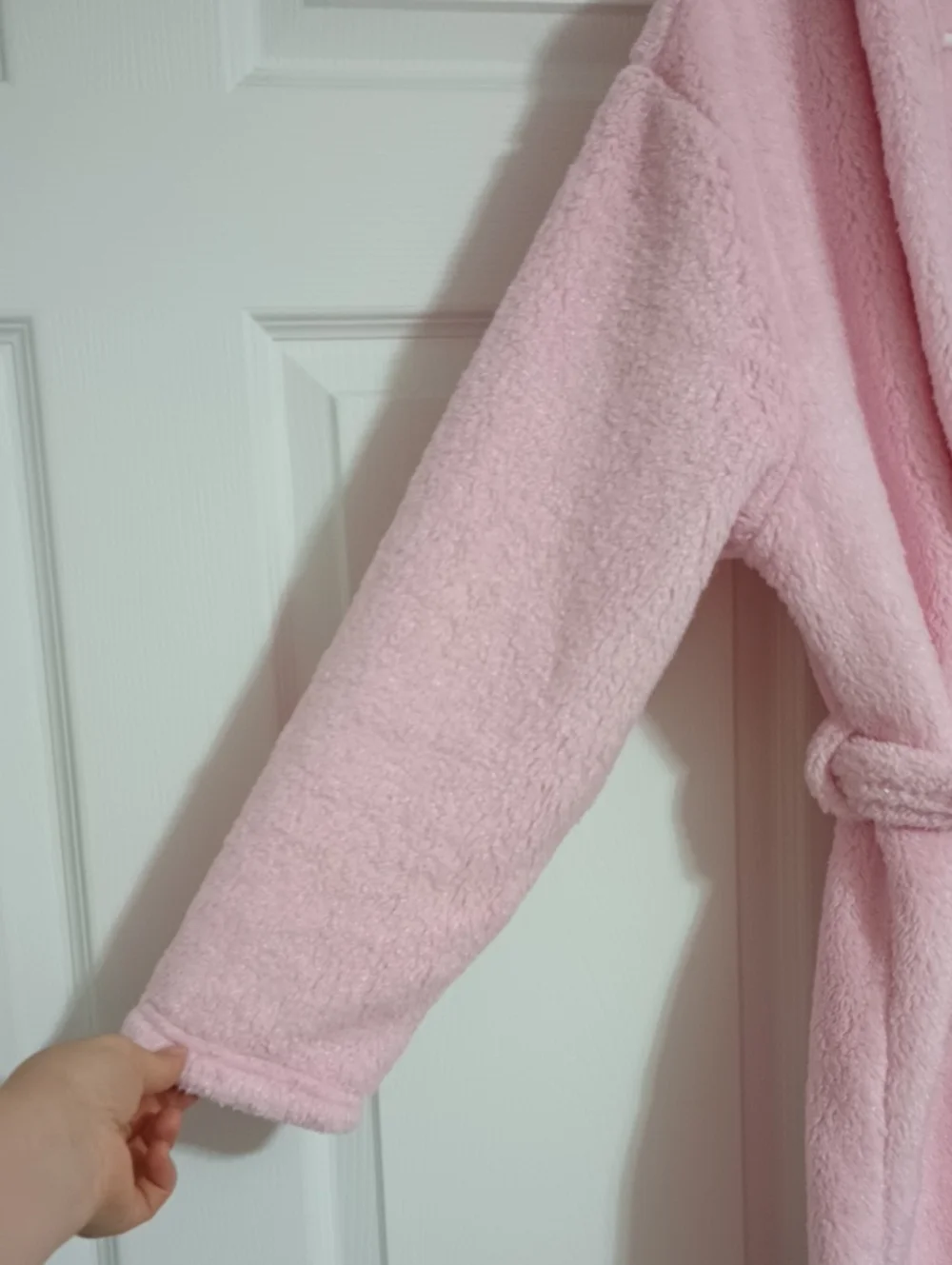 #.  NWT Gymboree Girl Bath Robe. Size: L(10-14)